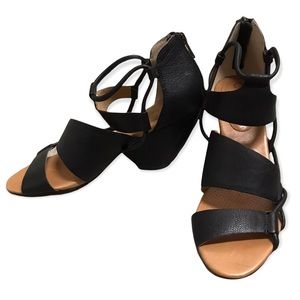 Corso Como Black Leather Strappy Sandal Heels 7.5